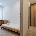 Zawodzie 3-bedroom By Bookinghost アパート