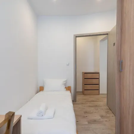 Zawodzie 3-bedroom By Bookinghost * Katowice