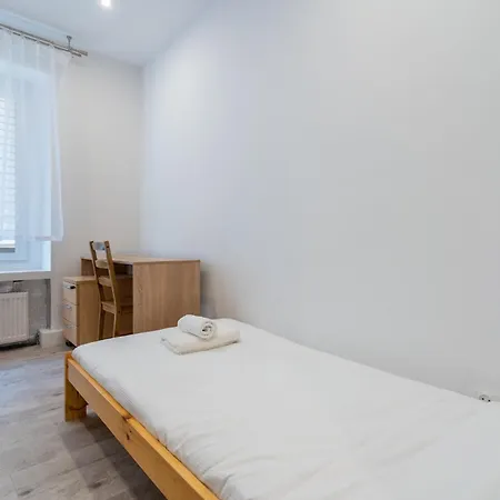 Zawodzie 3-bedroom By Bookinghost Lägenhet *
