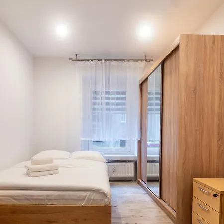 Zawodzie 3-bedroom By Bookinghost Katovice