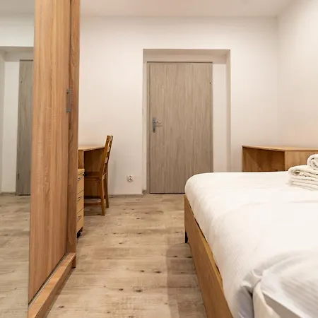 Zawodzie 3-bedroom By Bookinghost *