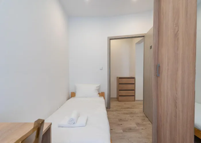 Zawodzie 3-bedroom By Bookinghost * Katovice