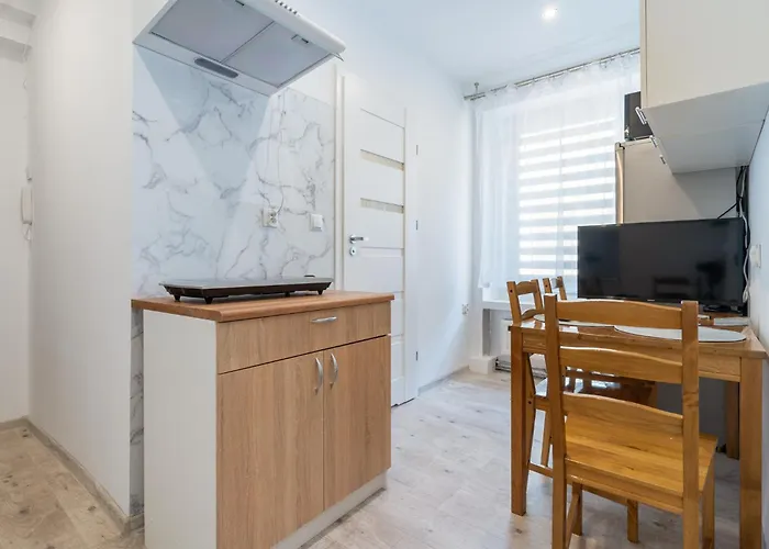 Zawodzie 3-bedroom By Bookinghost *