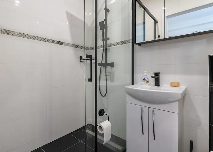 Zawodzie 3-bedroom By Bookinghost