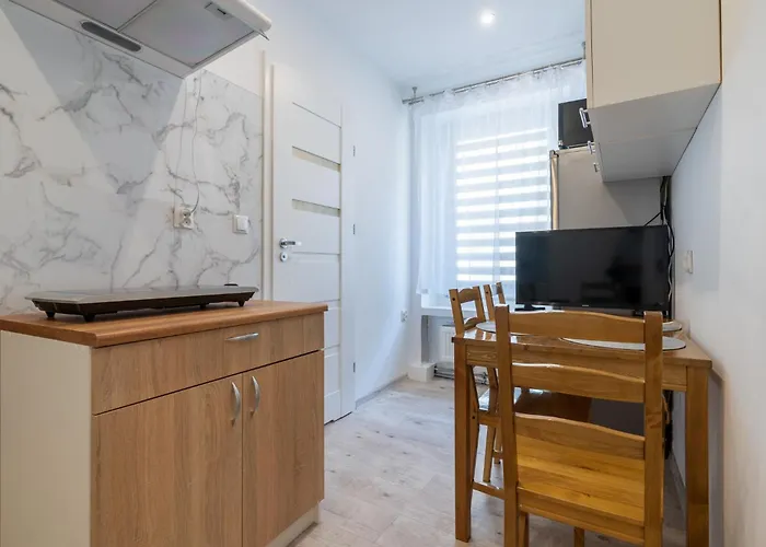 דירה Zawodzie 3-bedroom By Bookinghost *